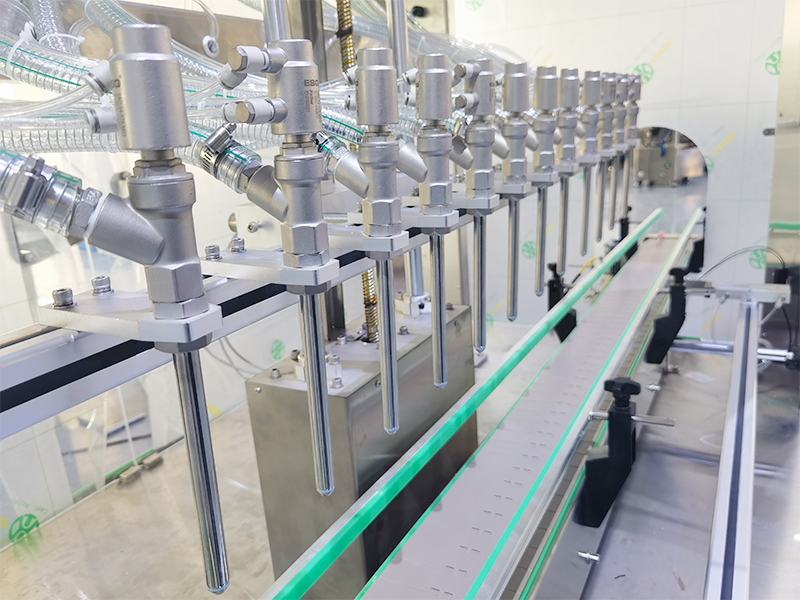 四頭齒輪泵灌裝機(jī)